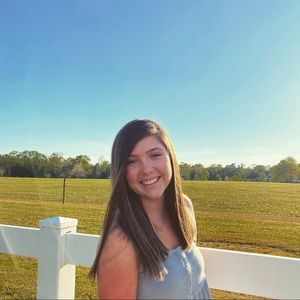 Meet your Posher, Abby